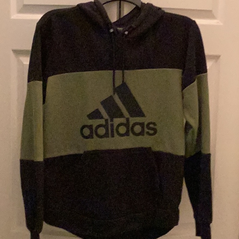 😎NWT Fun Adidas Hoodie Size Med Closet Must Have Fun To Wear 😎